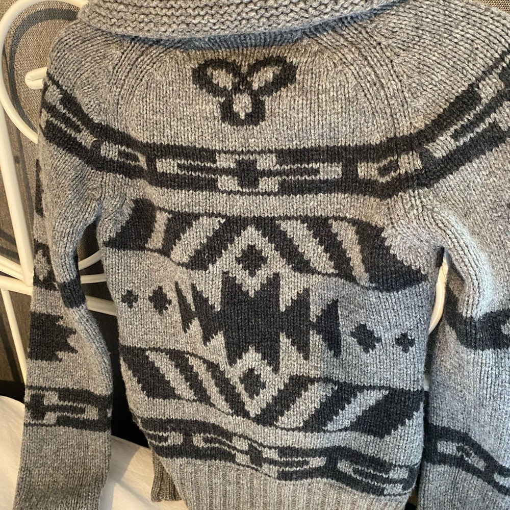 Aritzia TNA Sea to Sky Aztec cabin cardigan in Grey/Black US XS - Picture 2 of 8